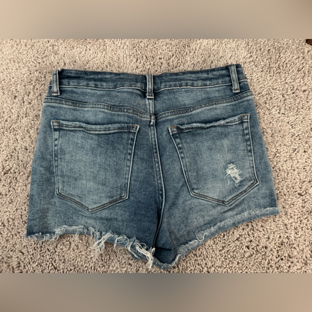 Distressed shorts ￼ - Picture 3 of 3
